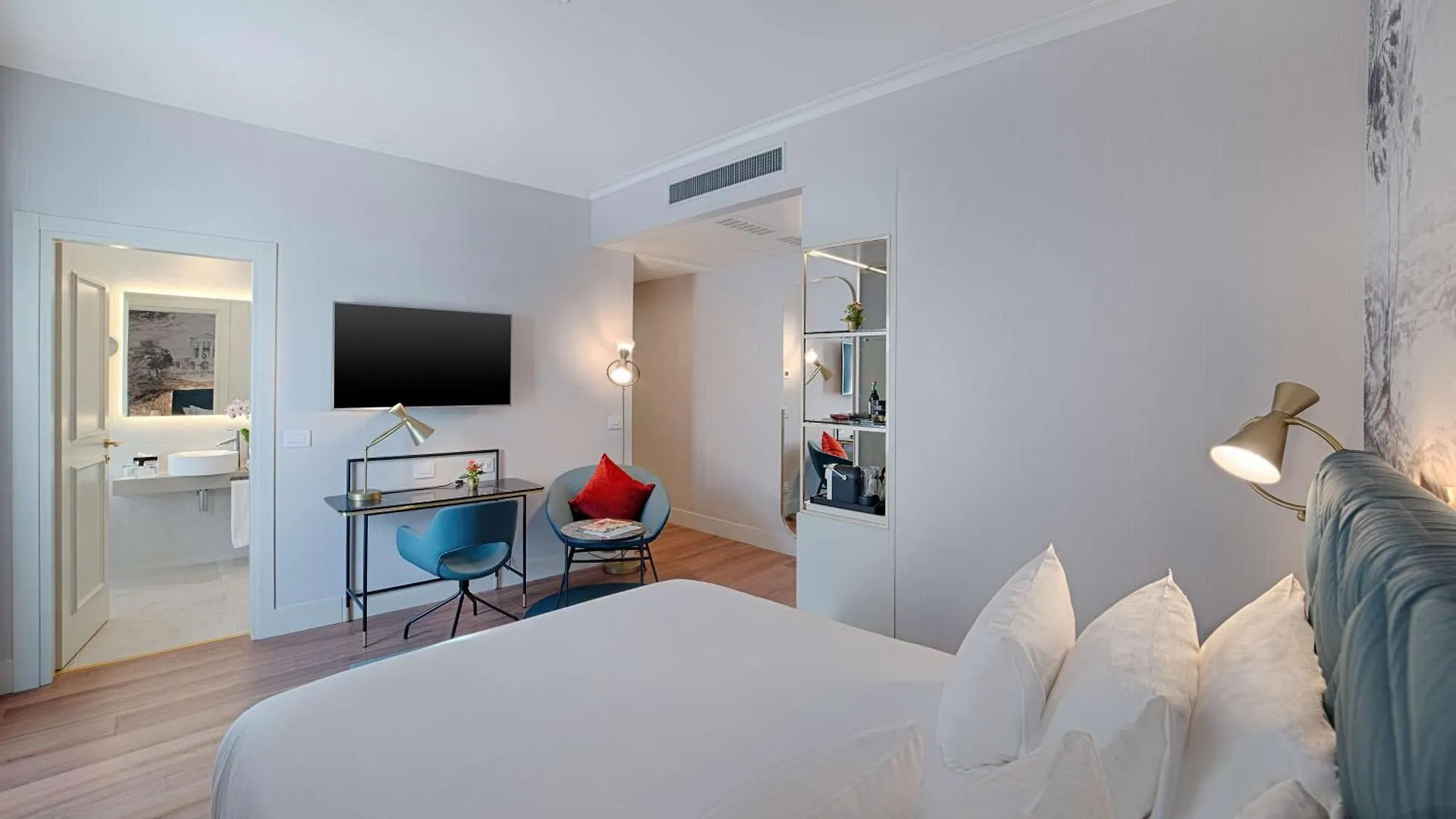 Hotel NH Collection Roma Fori Imperiali 5*,